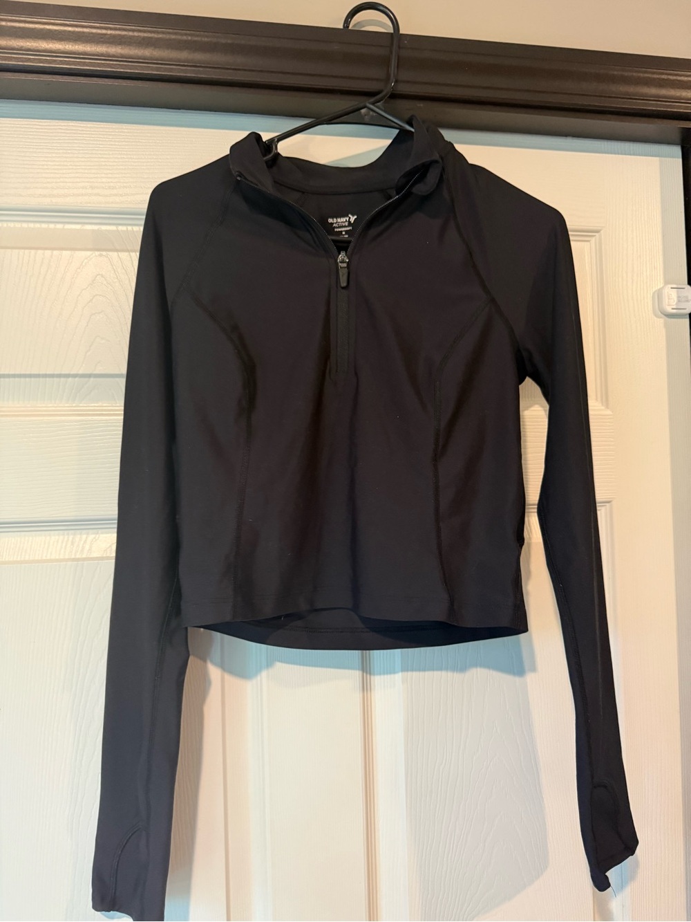 Old navy Cropped black work out half zip